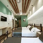 ホテル Taverna Devolli