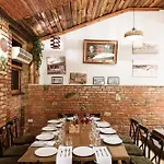 ホテル Taverna Devolli