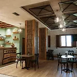 ホテル Taverna Devolli 5*
