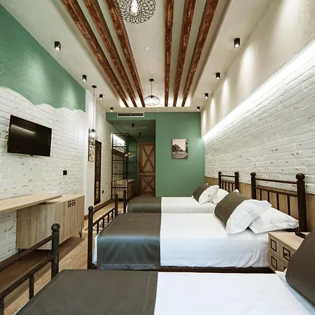 酒店 Taverna Devolli