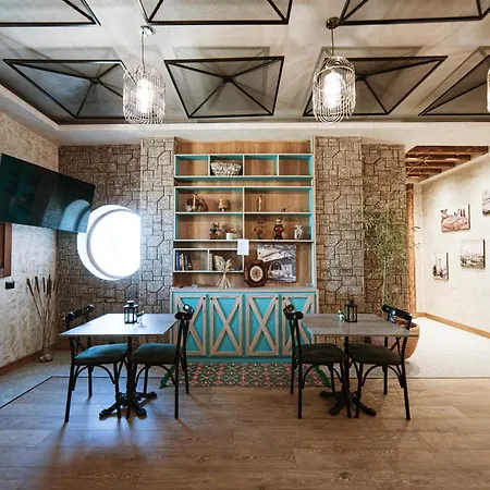 Taverna Devolli 库乔韦