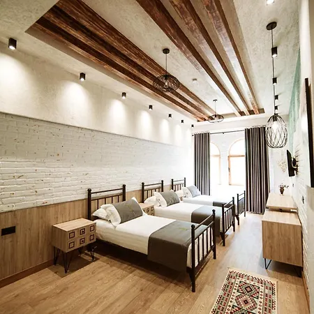 Taverna Devolli 酒店 5*