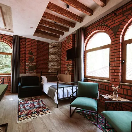 Taverna Devolli 酒店 库乔韦