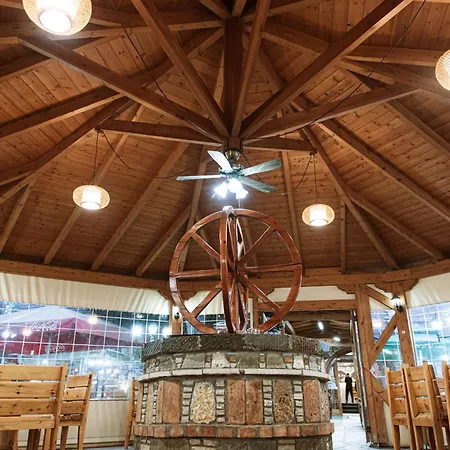 Taverna Devolli 5* 库乔韦