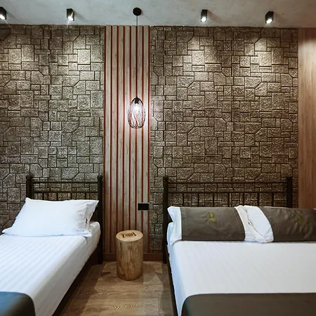 Taverna Devolli Hotel