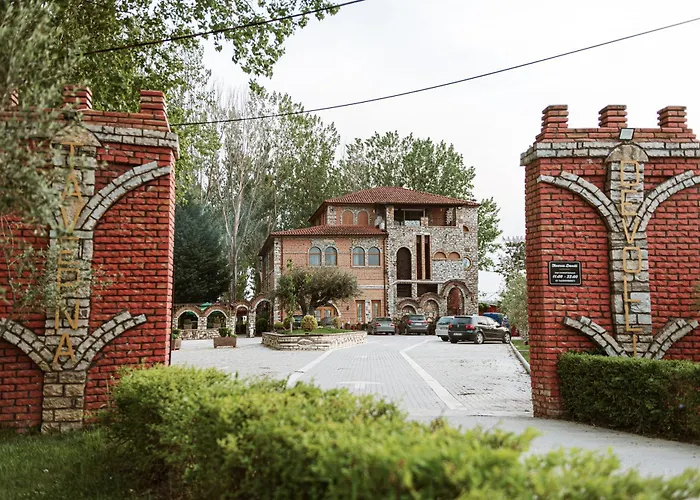 酒店 Taverna Devolli 5*