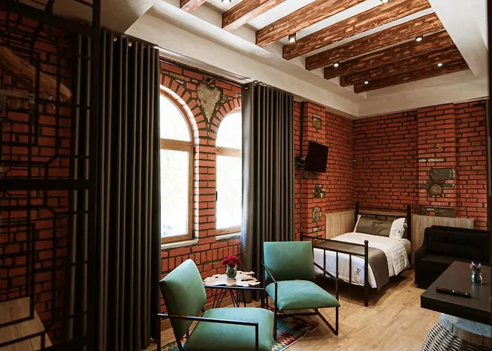 酒店 Taverna Devolli