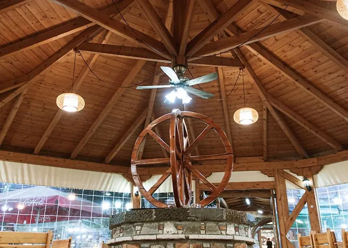 Taverna Devolli 5* 库乔韦