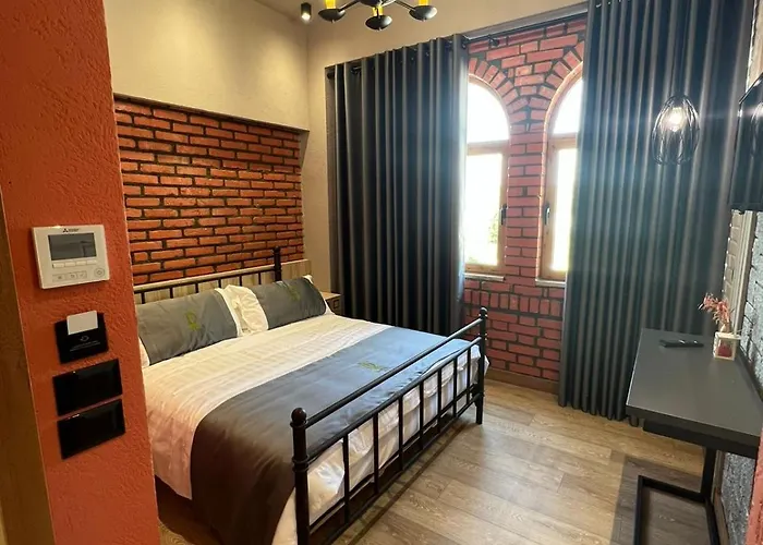 Taverna Devolli 酒店 5*