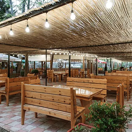 Hotel Taverna Devolli